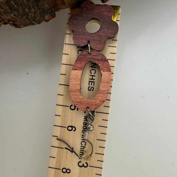 Dangle Earrings Oval Daisy Wood Tone Spring Cottage Peasant Preppy - Picture 2 of 4